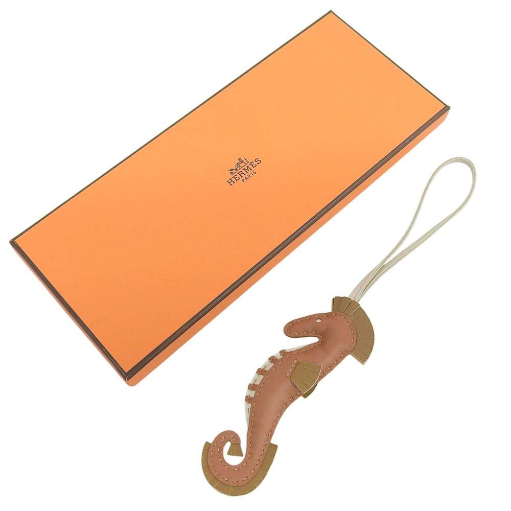 HERMES Ipo Seahorse Agneau Milo Gold Craie Craft Bag Charm, B Stamp, with Box... - Picture 2 of 8